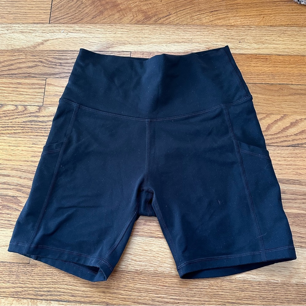 Aerie The Hugger pocket bike shorts